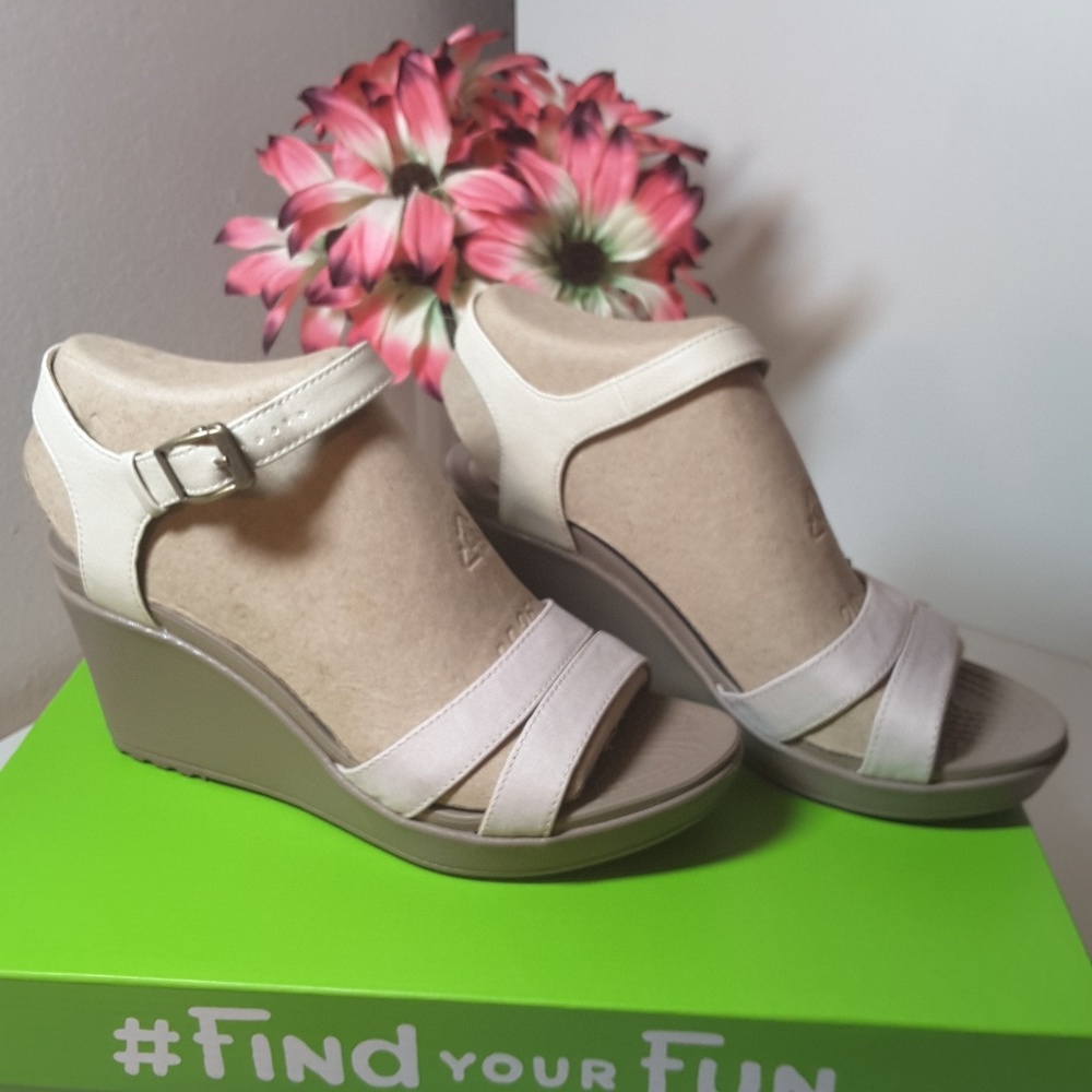 Crocs leigh ll wedge sandal New sz 8